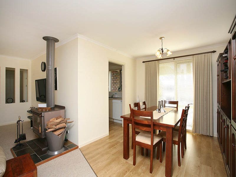 8 Meldrum Avenue MILL PARK, 8 Meldrum Avenue Mill Park - Thumbnail 6