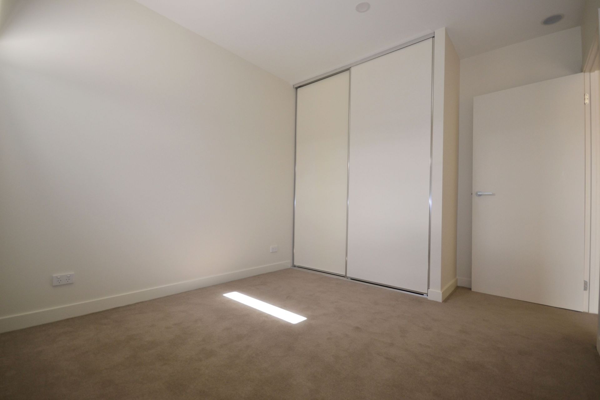BRAND NEW LIGHT-AND-BRIGHT APARTMENT LIVING