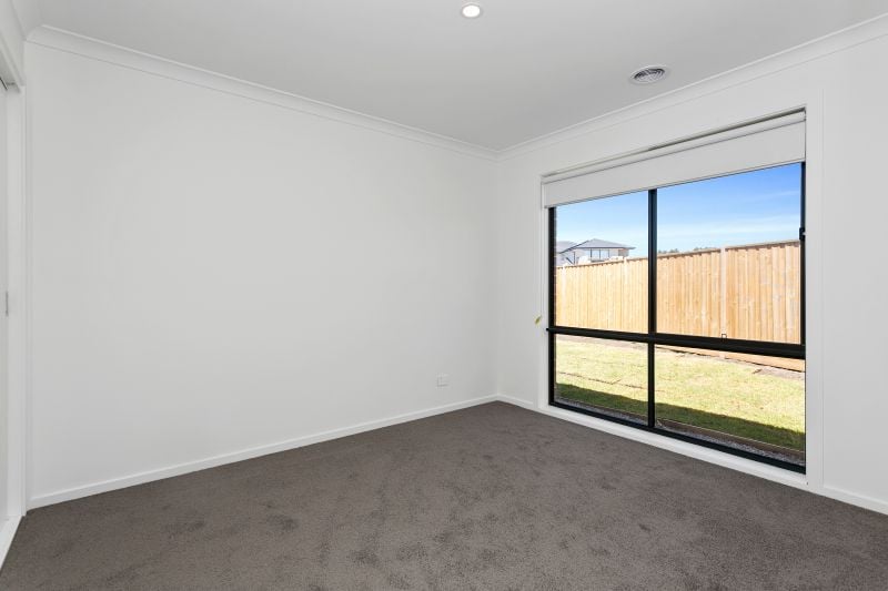 16 Graded Street, Manor Lakes