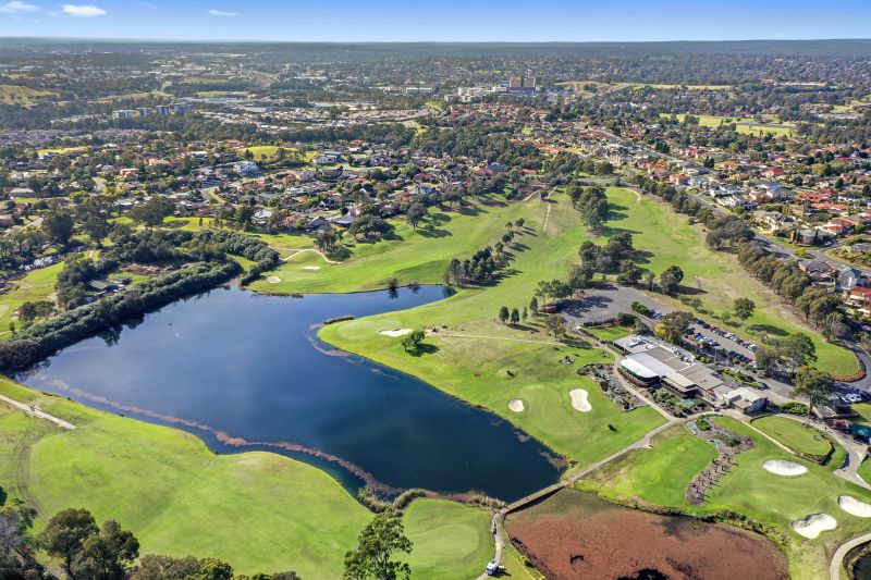 Picturesque and Premier Golf Course Estate