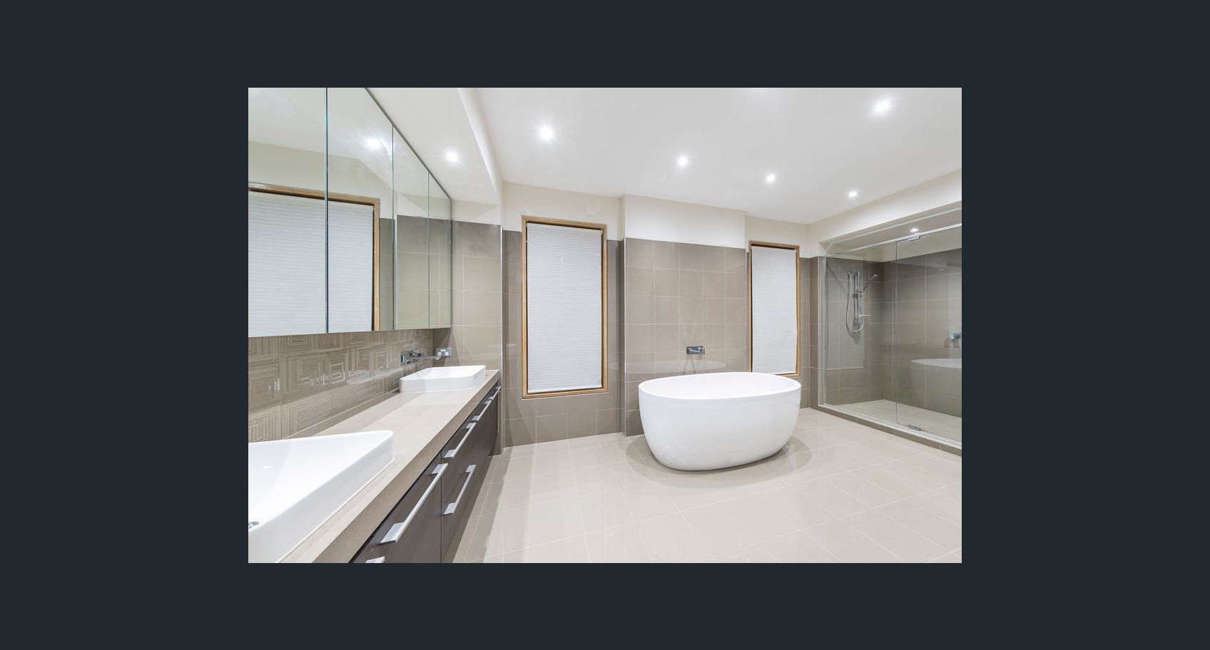 LUXURY LIVING