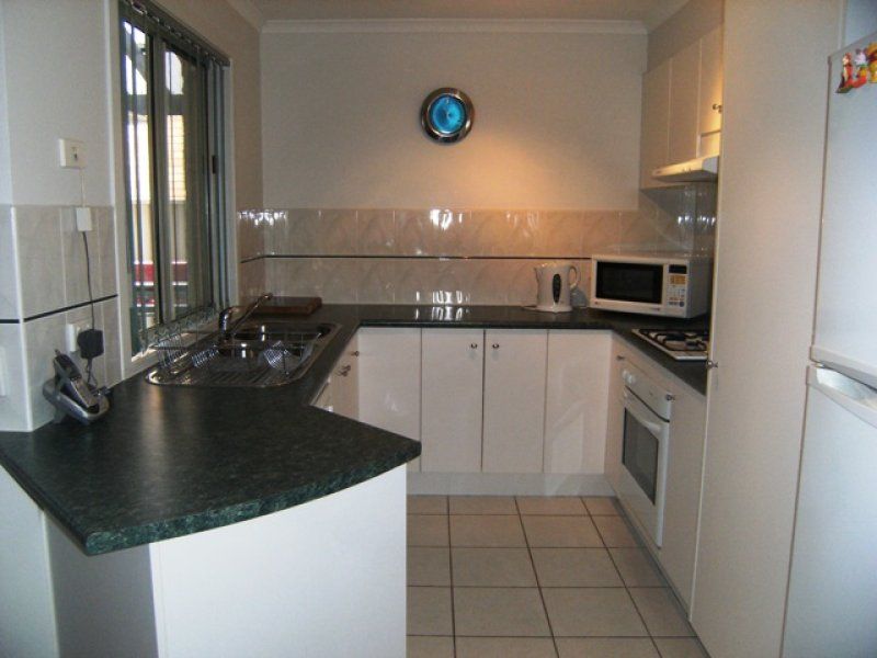 75 The Parkway, Caroline Springs - Thumbnail 3