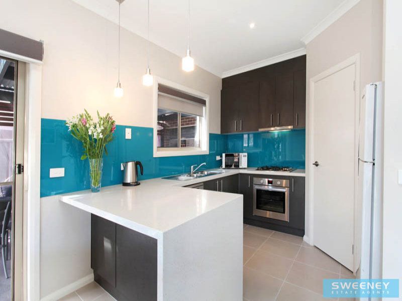 12 Rosella Crescent, Caroline Springs - Thumbnail 3