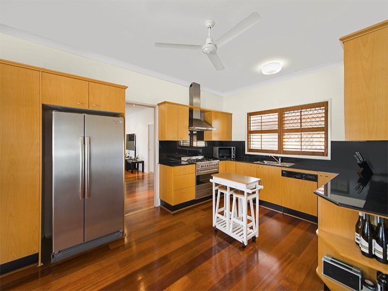 24 Namatjira Court, Broadbeach Waters - Thumbnail 4