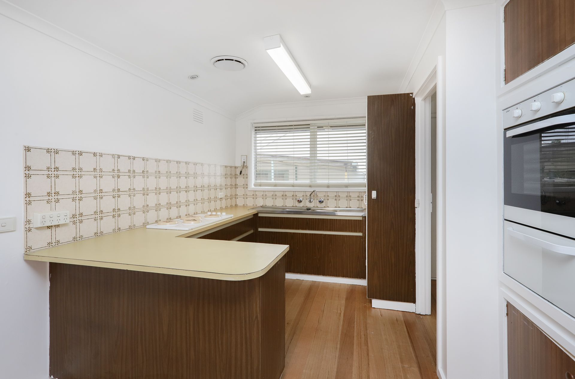 2/7 Gordon Parade Yarraville VIC, Yarraville - Thumbnail 5