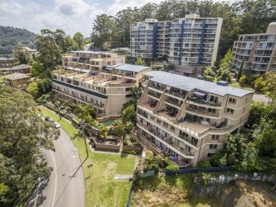 Water Views & Walk To City