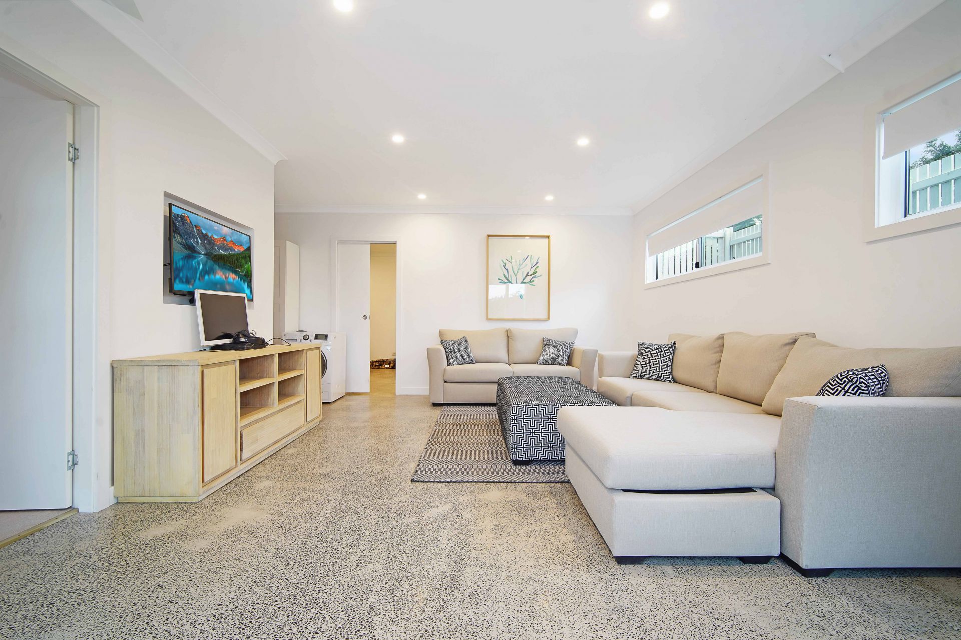 Real Estate For Lease 1 Chislehurst Avenue Figtree , NSW