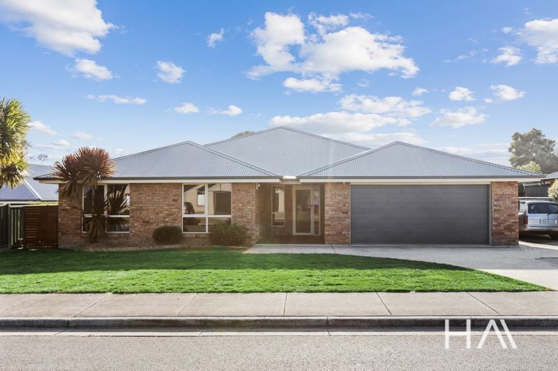8 Clovis Court St Leonards, St Leonards - Thumbnail 2