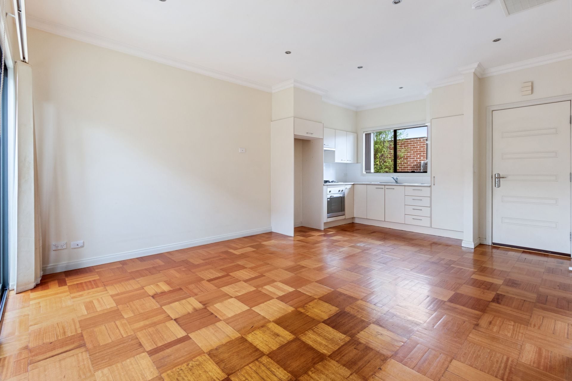 Delightful Two Bedroom Unit!