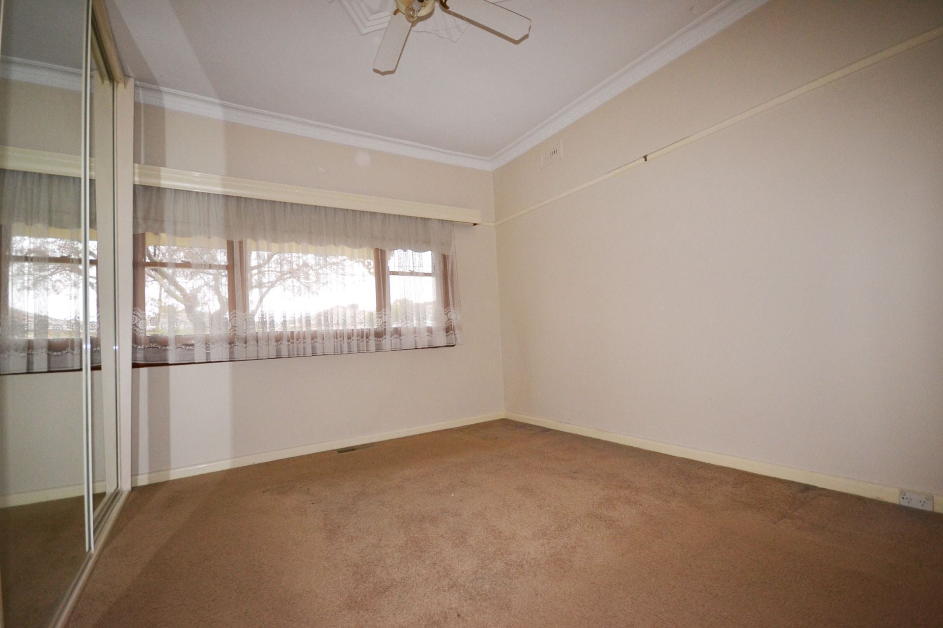 FAMILY HOME CONVENIENT LOCATION