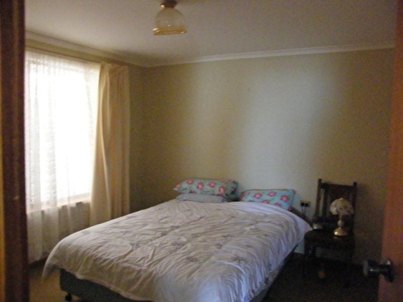 74 Sea Parade PORT MACDONNELL SA, Port Macdonnell - Thumbnail 7