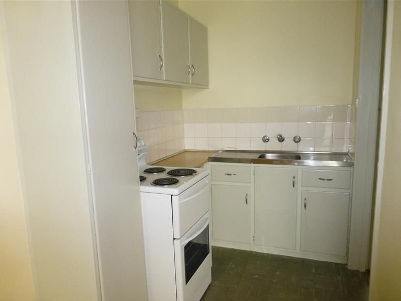Walking Distance to High Street