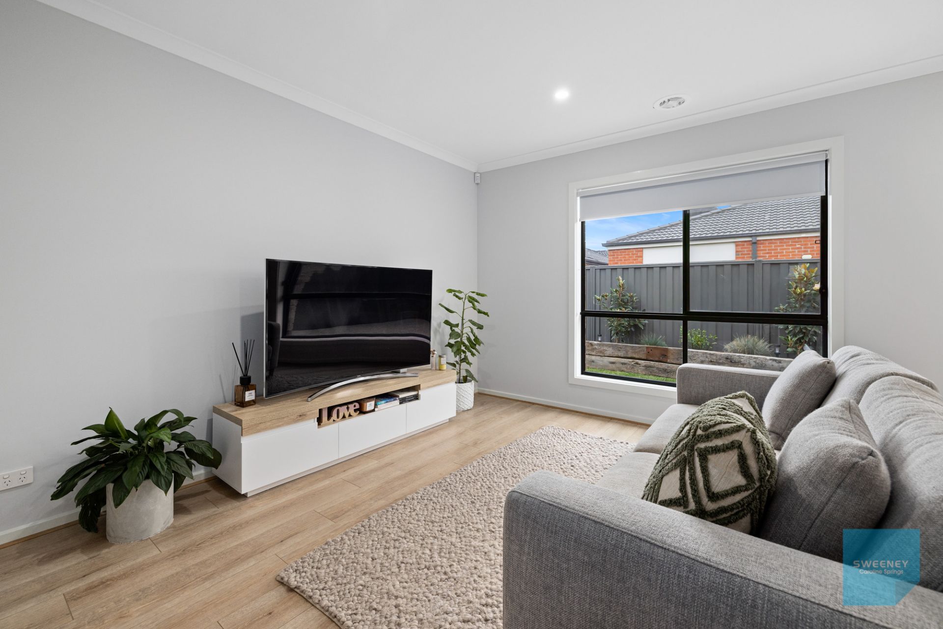 20 Bellview Drive, ROCKBANK Sweeney Estate Agents