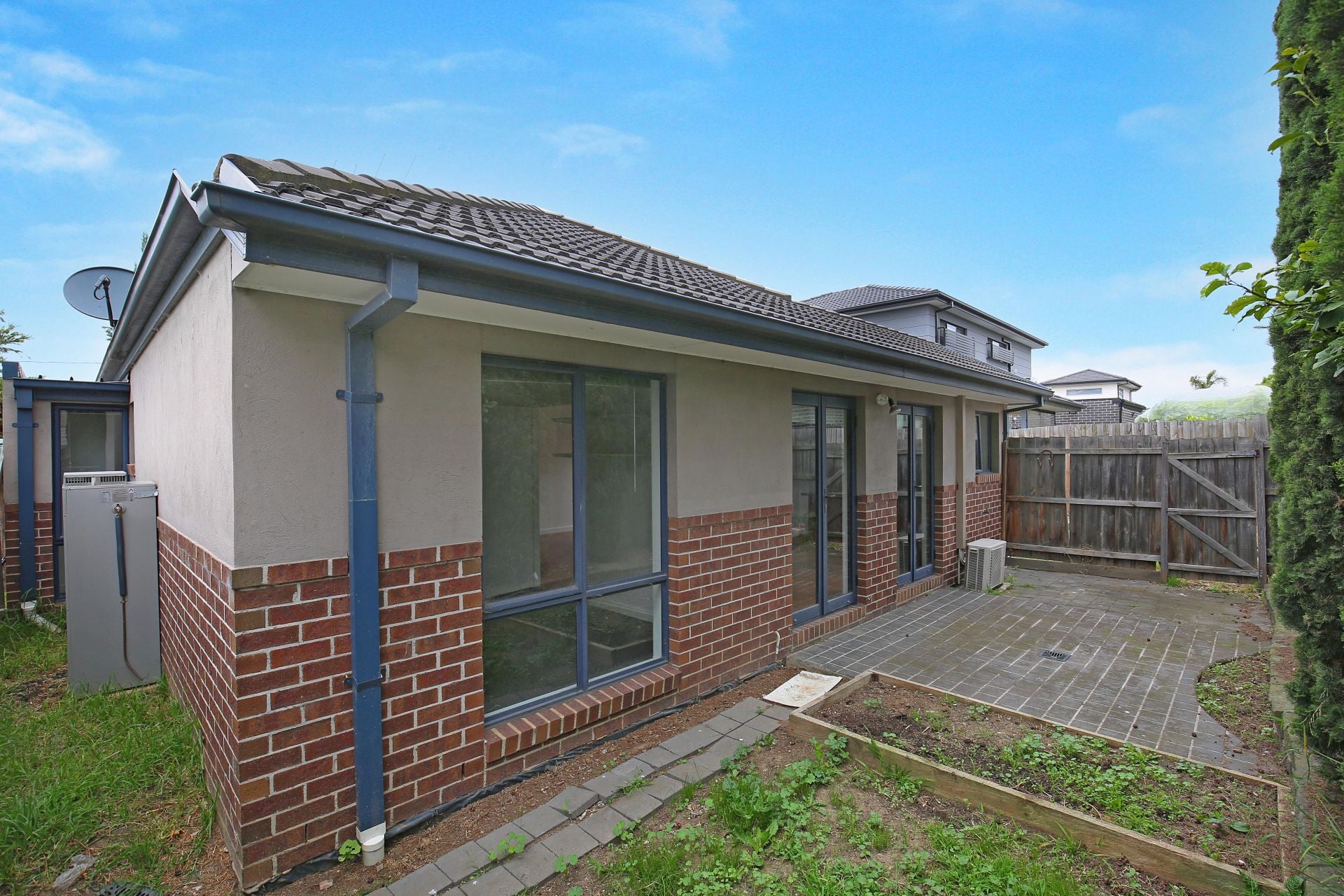 Modern Two Bedroom !!!