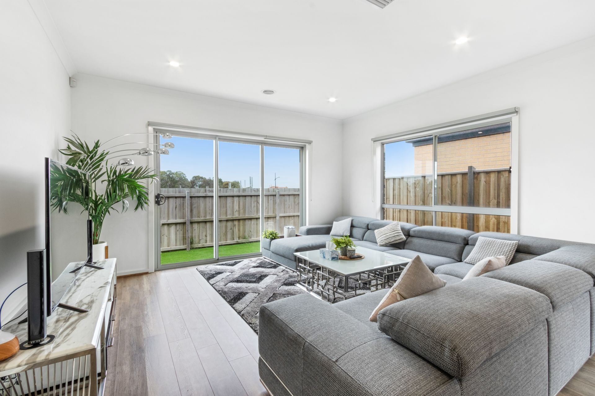 MODERN HOME IN ARRAMONT ESTATE