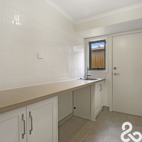 **Executive Family Luxury Living in Ivanhoe**