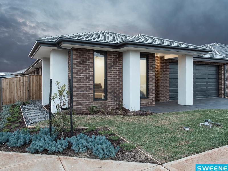 68 Woodlea Boulevard, ROCKBANK Sweeney Estate Agents