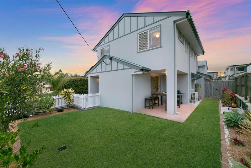 Carina 1/68 Adelaide Street