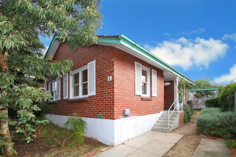 17 Albert Street, Preston