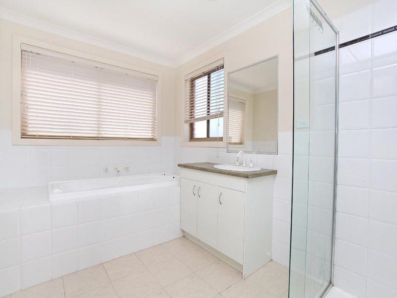 1 Victoria Way, Caroline Springs - Thumbnail 8
