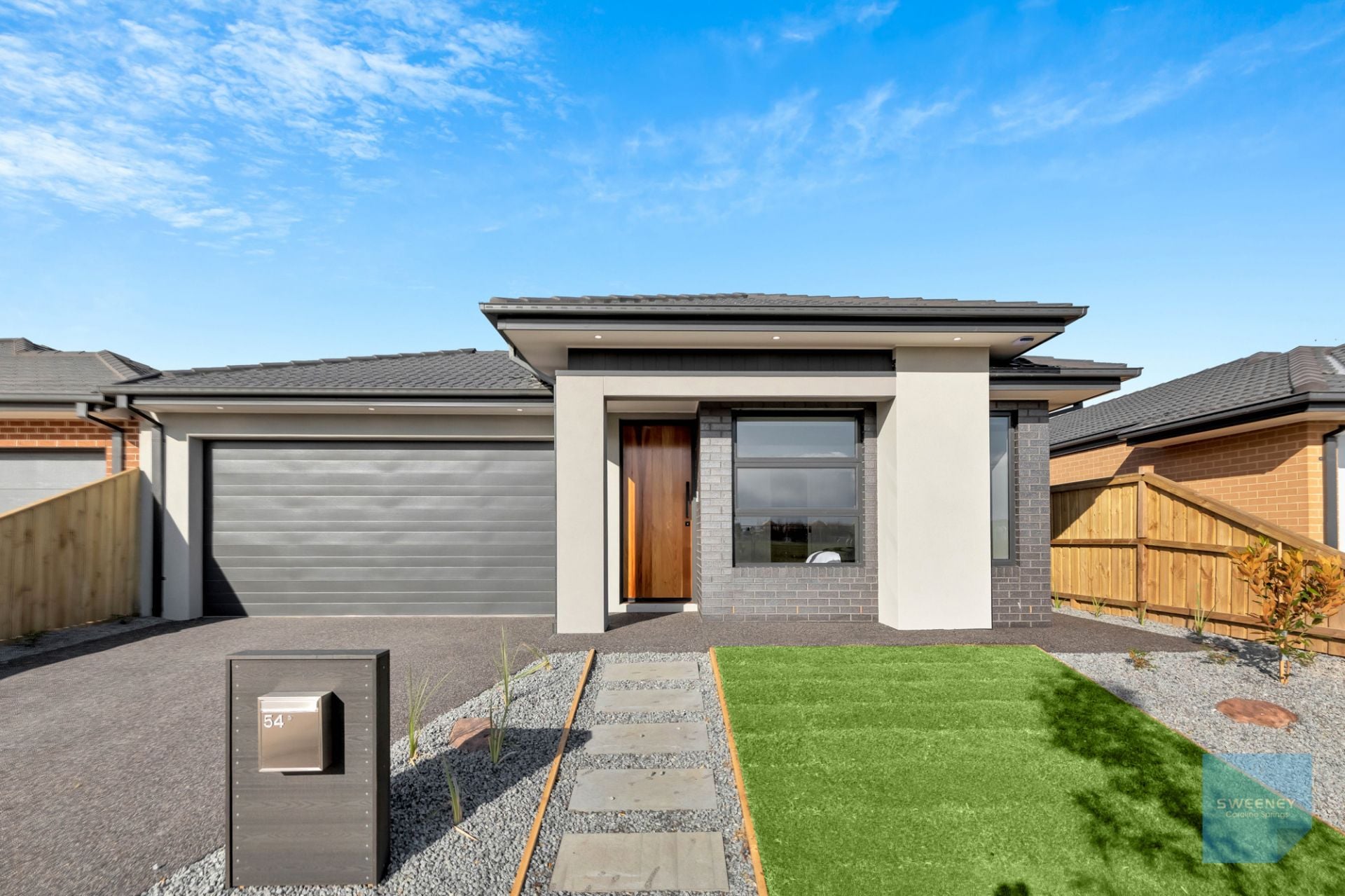 54 Kingdom Boulevard, Weir Views - Thumbnail 2