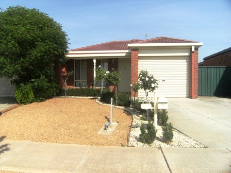 4 Woodbridge Place, Burnside - Thumbnail 2