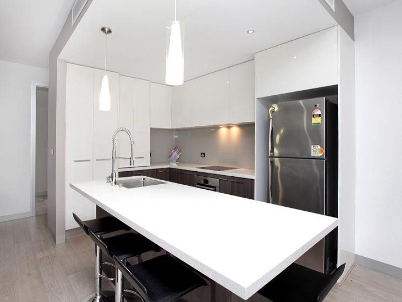 6 Marine Parade, Caroline Springs - Thumbnail 3
