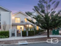 4/30 Heirisson Way, North Coogee