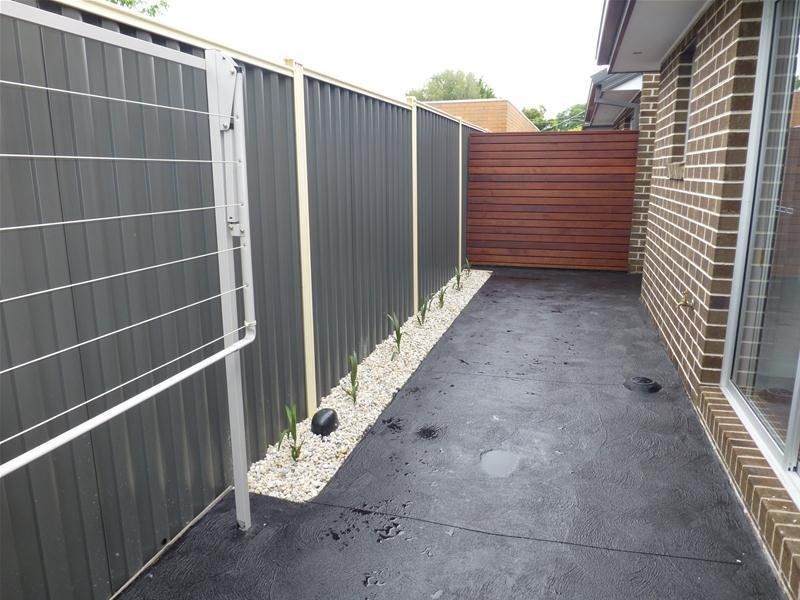 Perfectly presented townhouse available now!