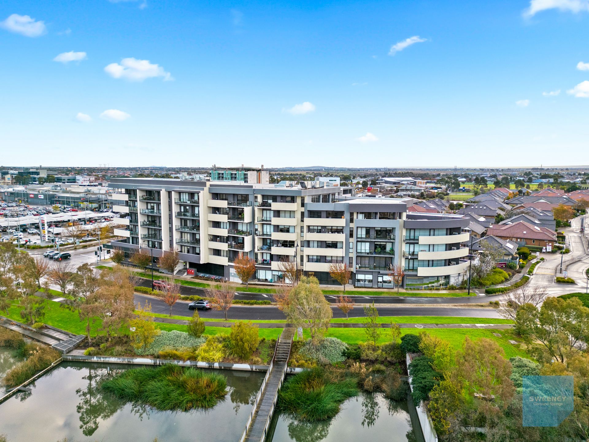 153/73 Lake Street, Caroline Springs - Thumbnail 2