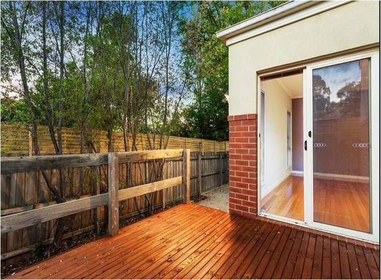 Stunning Townhouse in Viewbank College Zone