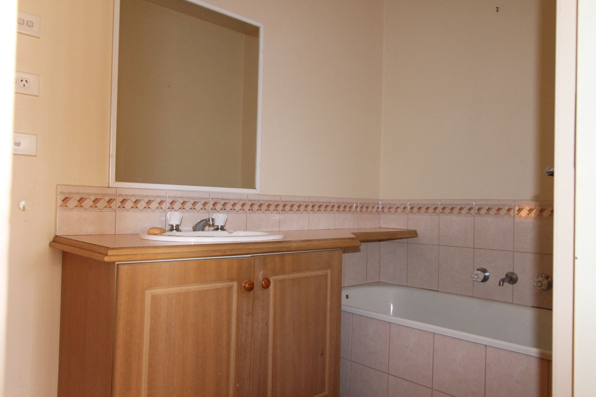 AFFORDABLE AND CONVENIENT LOCATION