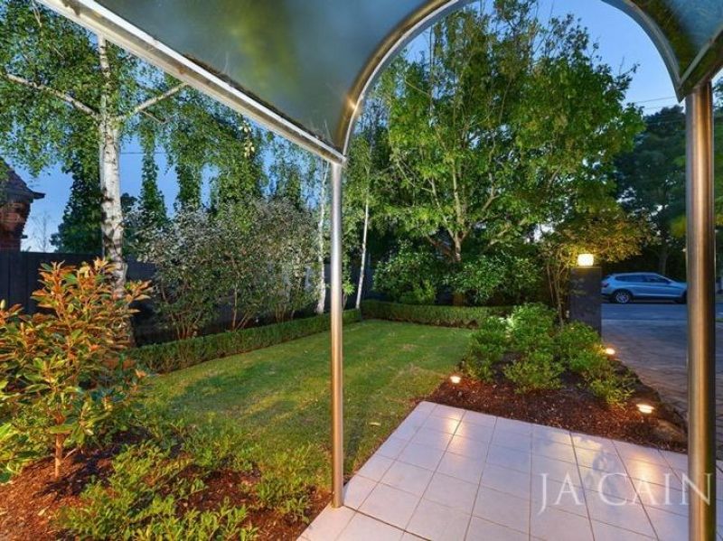 7 Malvern Avenue, GLEN IRIS J A CAIN Real Estate