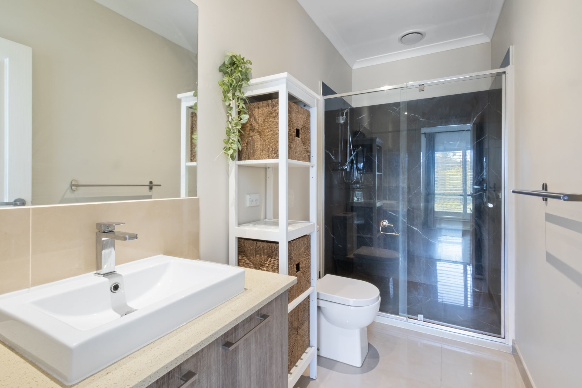 Stylish townhouse in ideal location