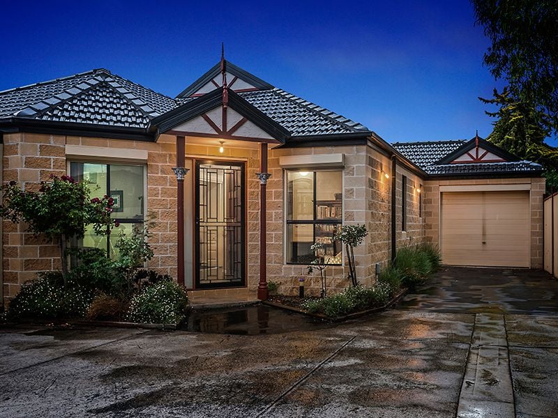2/268 Merton Street, Altona Meadows - Thumbnail 2