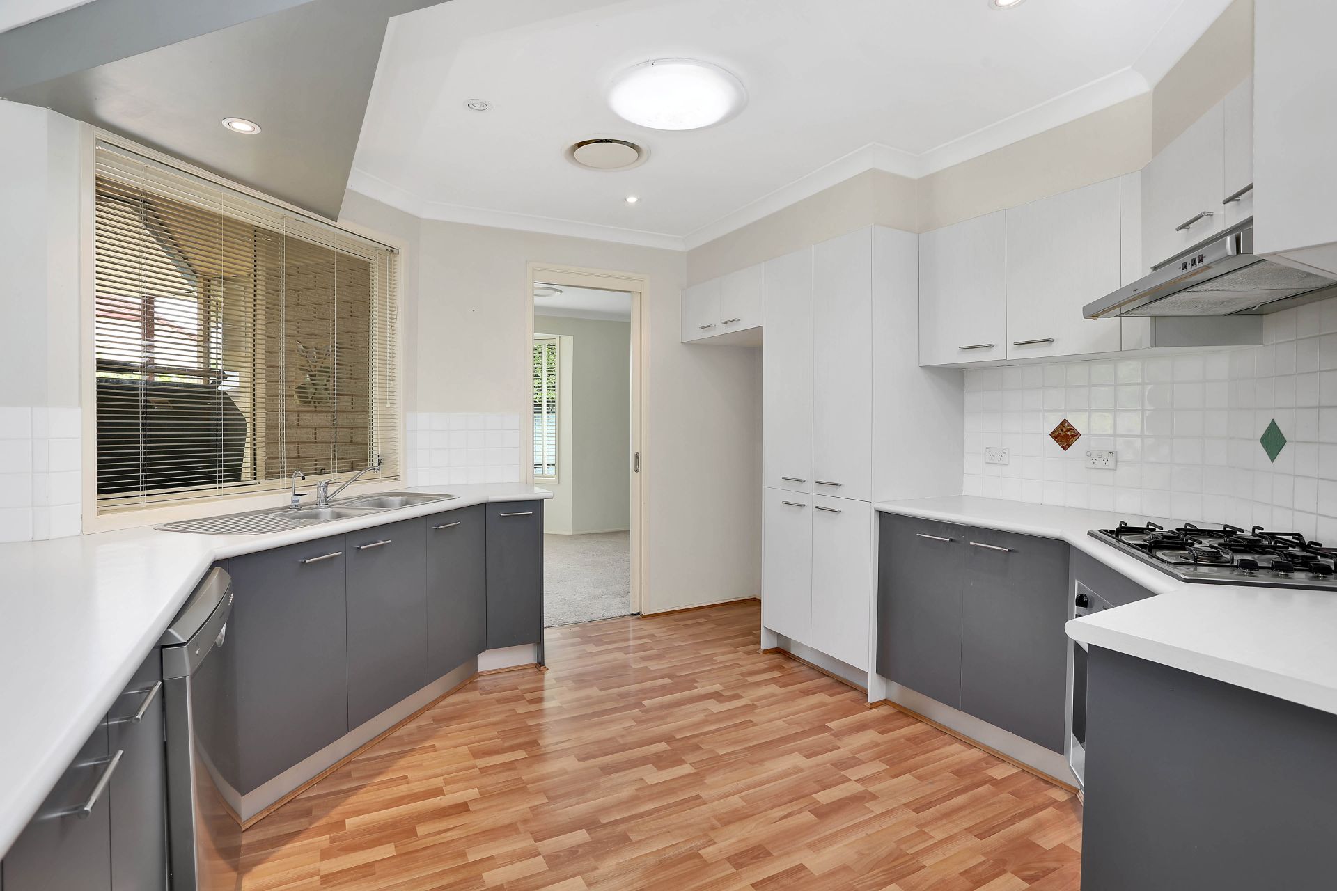 38 Buller Circuit Beaumont Hills NSW, Beaumont Hills - Thumbnail 4