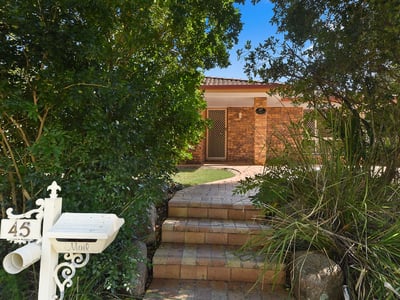 FAMILY HOME - EXTRA LARGE LIVING