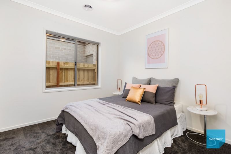 28 Lagoon Drive, Aintree - Thumbnail 8