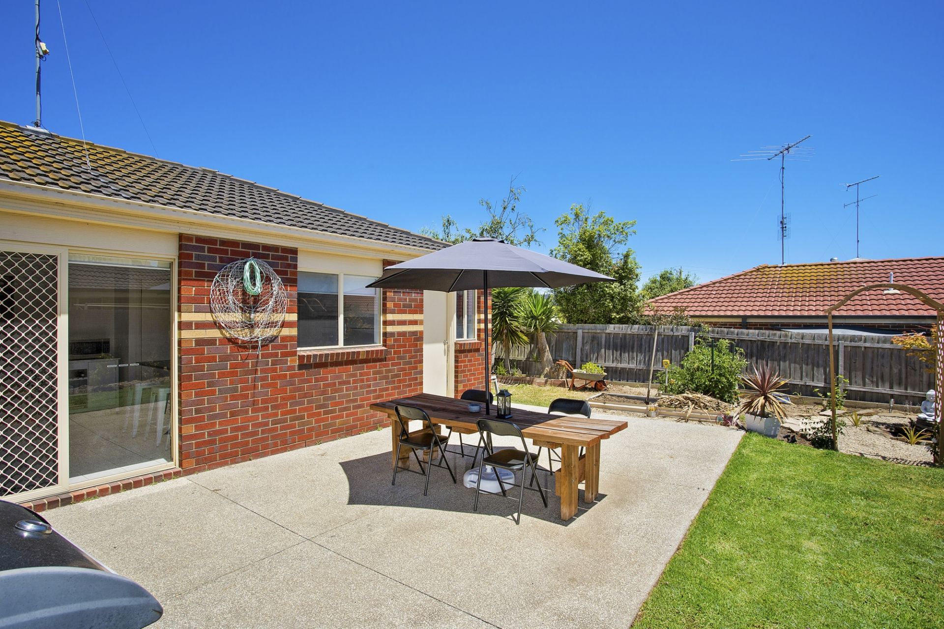Real Estate For Sale 14 Roseworth Close Leopold , VIC