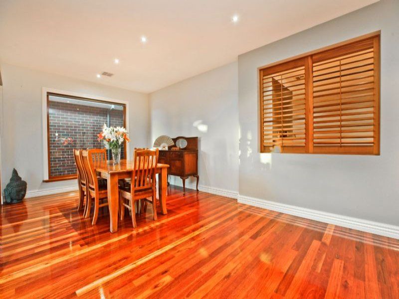 5 Holcolme Street, Caroline Springs - Thumbnail 5