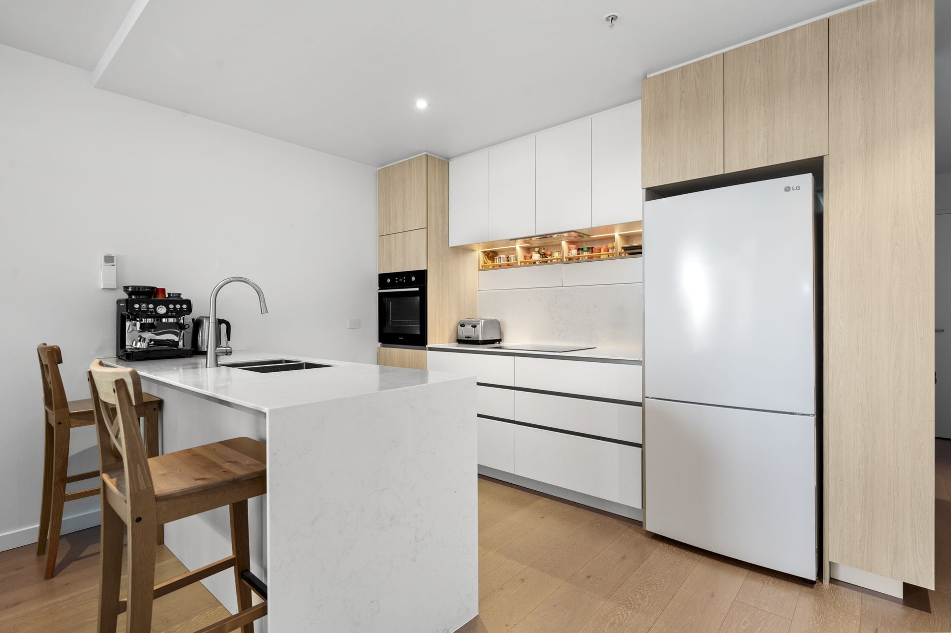 Spacious Apartment with Exclusive Amenities!