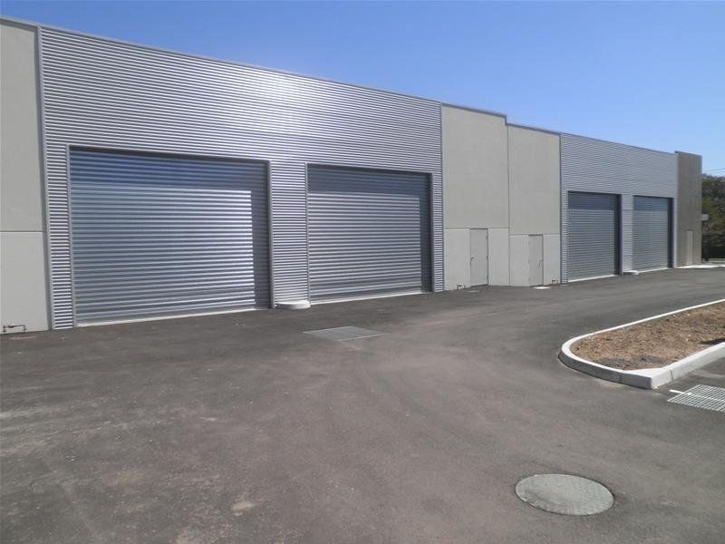 AS NEW 187M2 OFFICE/WAREHOUSE WITH STREET FRONTAGE
