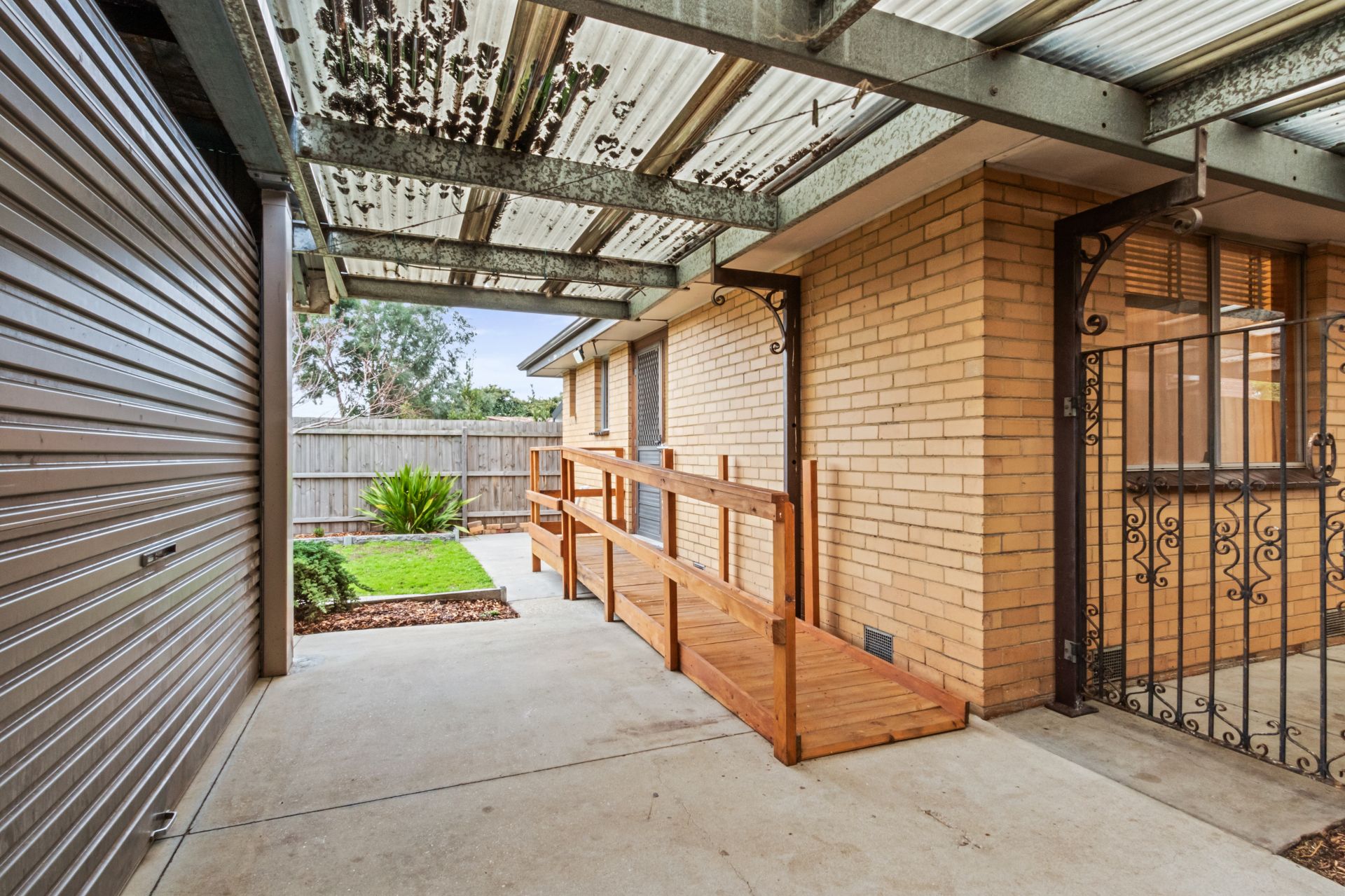 Charming 3-Bedroom home plus Bungalow!
