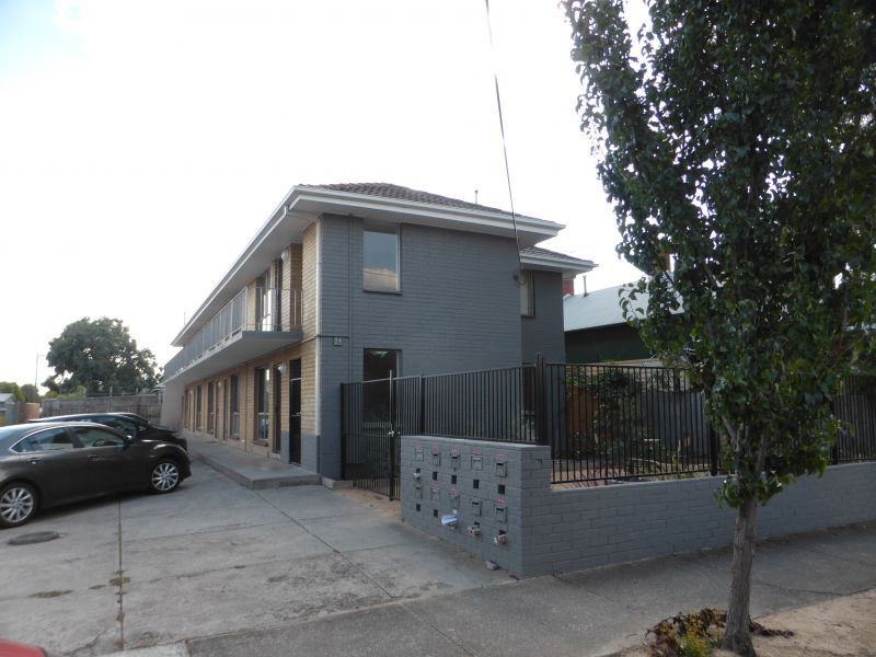 6/25 Spencer Street, Northcote