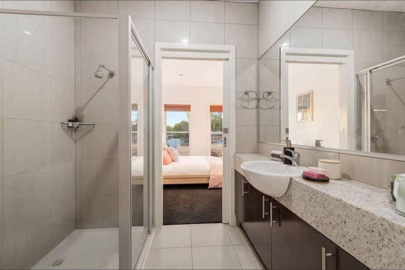 86 McEwan Road, Heidelberg Heights