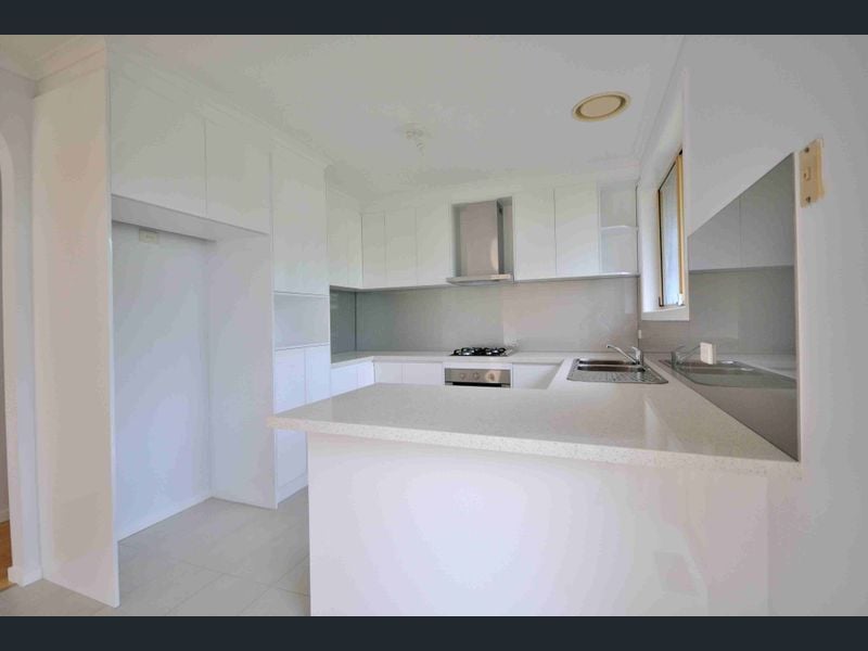 2/43 Edwards Street, Macleod