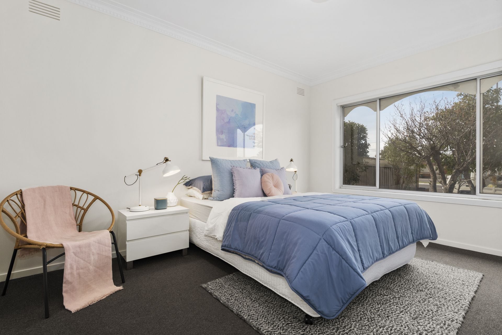 PERFECT FAMILY HOME - APPROX 635m2 LAND