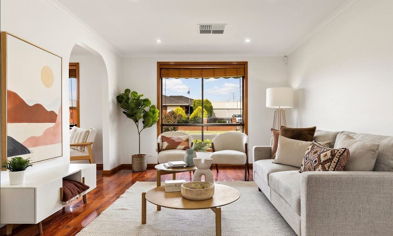 Lovely 2 Bedroom Unit In a Great Location!