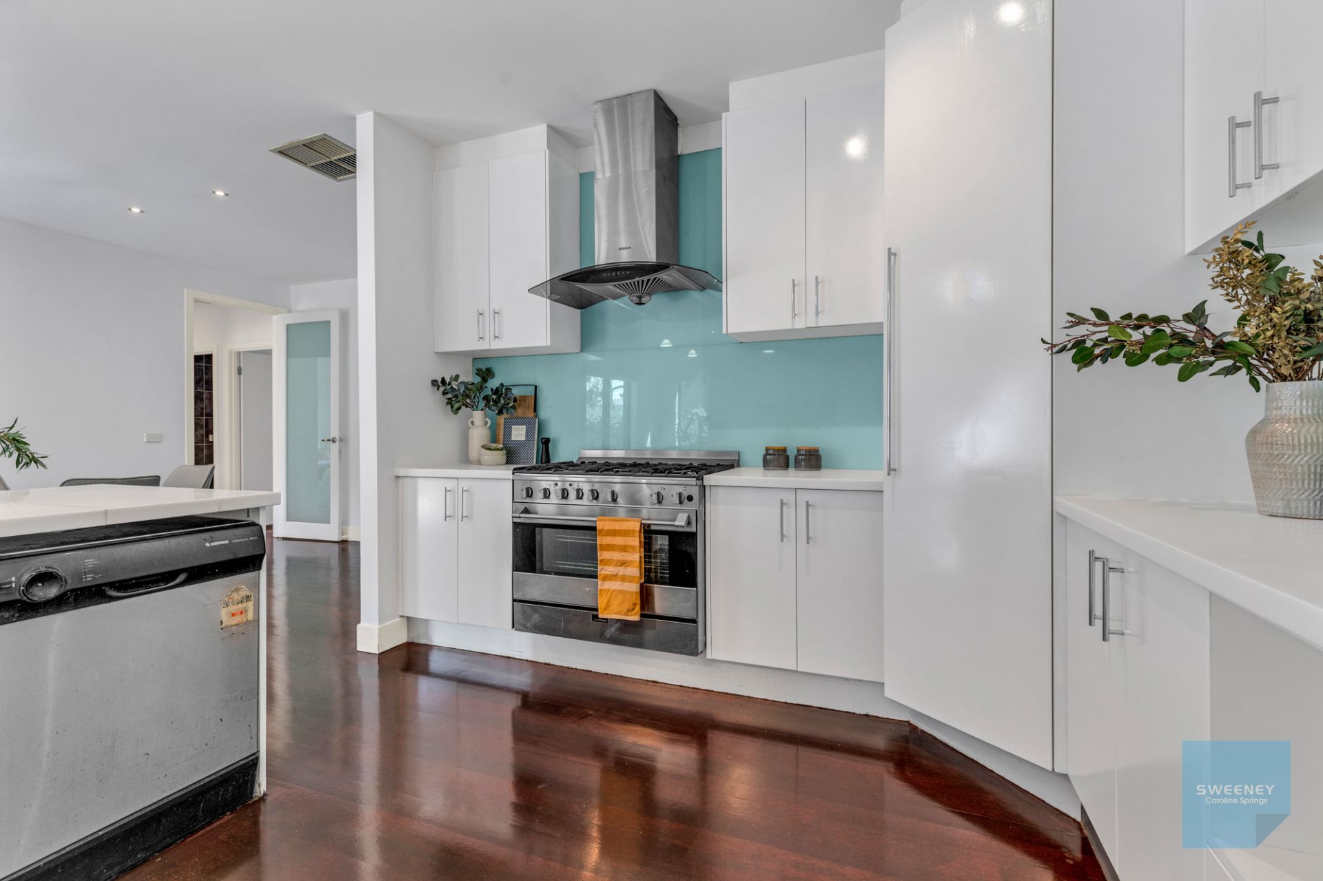 9 Royal Park Avenue, Caroline Springs - Thumbnail 5