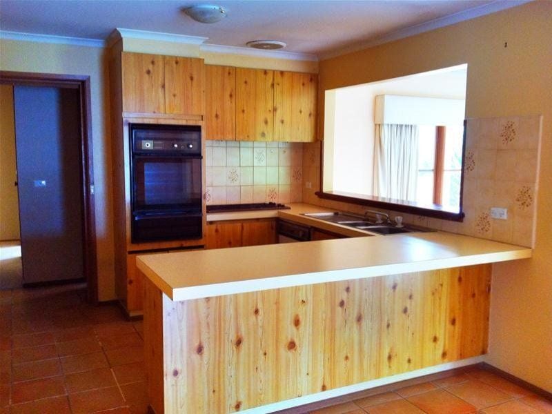 2 Worsley Court, Epping